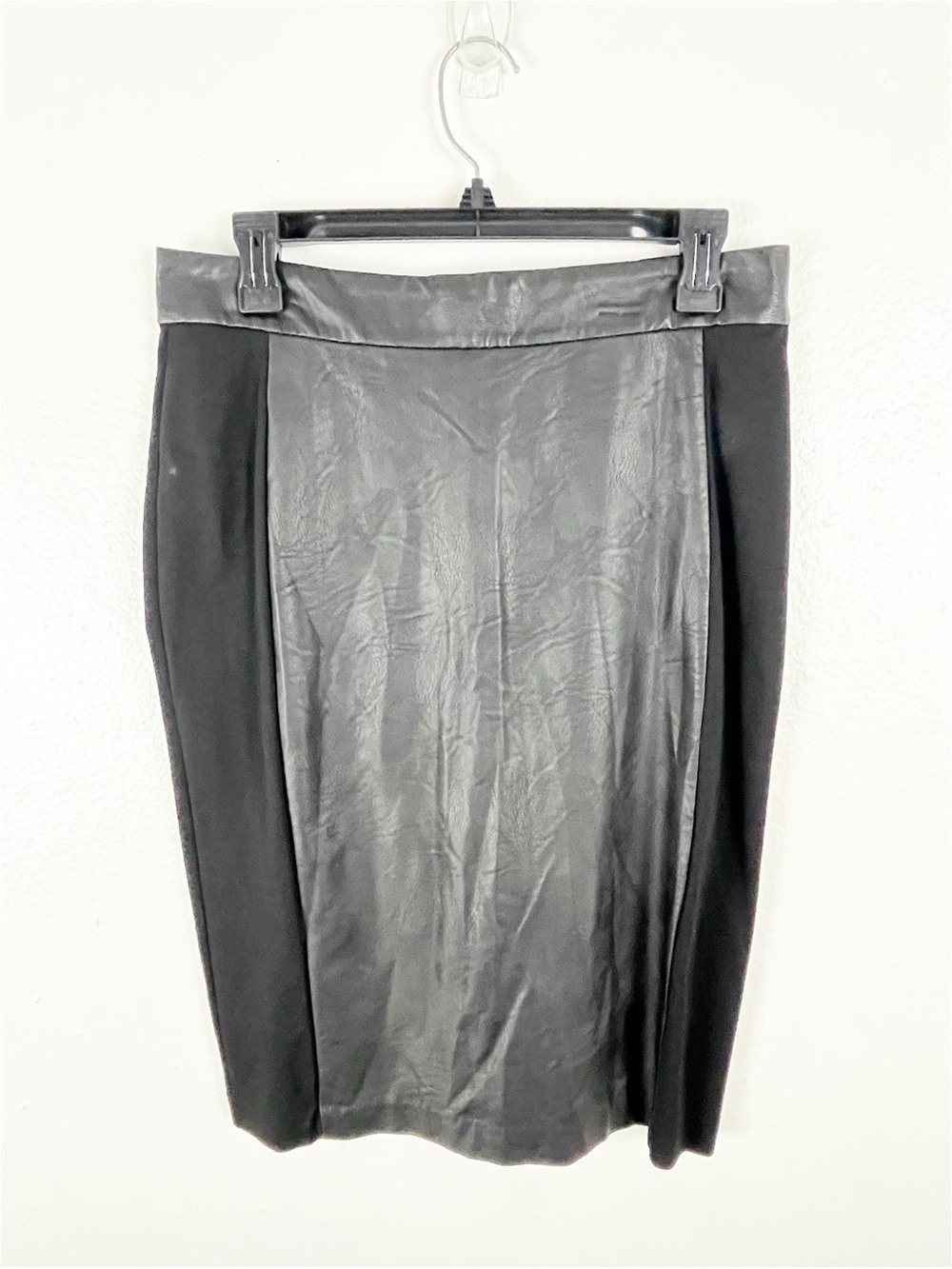 NATORI Black Faux Leather Back Zipper Pencil Skirt Size 10 Chic Boho Career